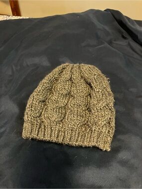 Hand-Knit Cable Beanie Hat in Gray